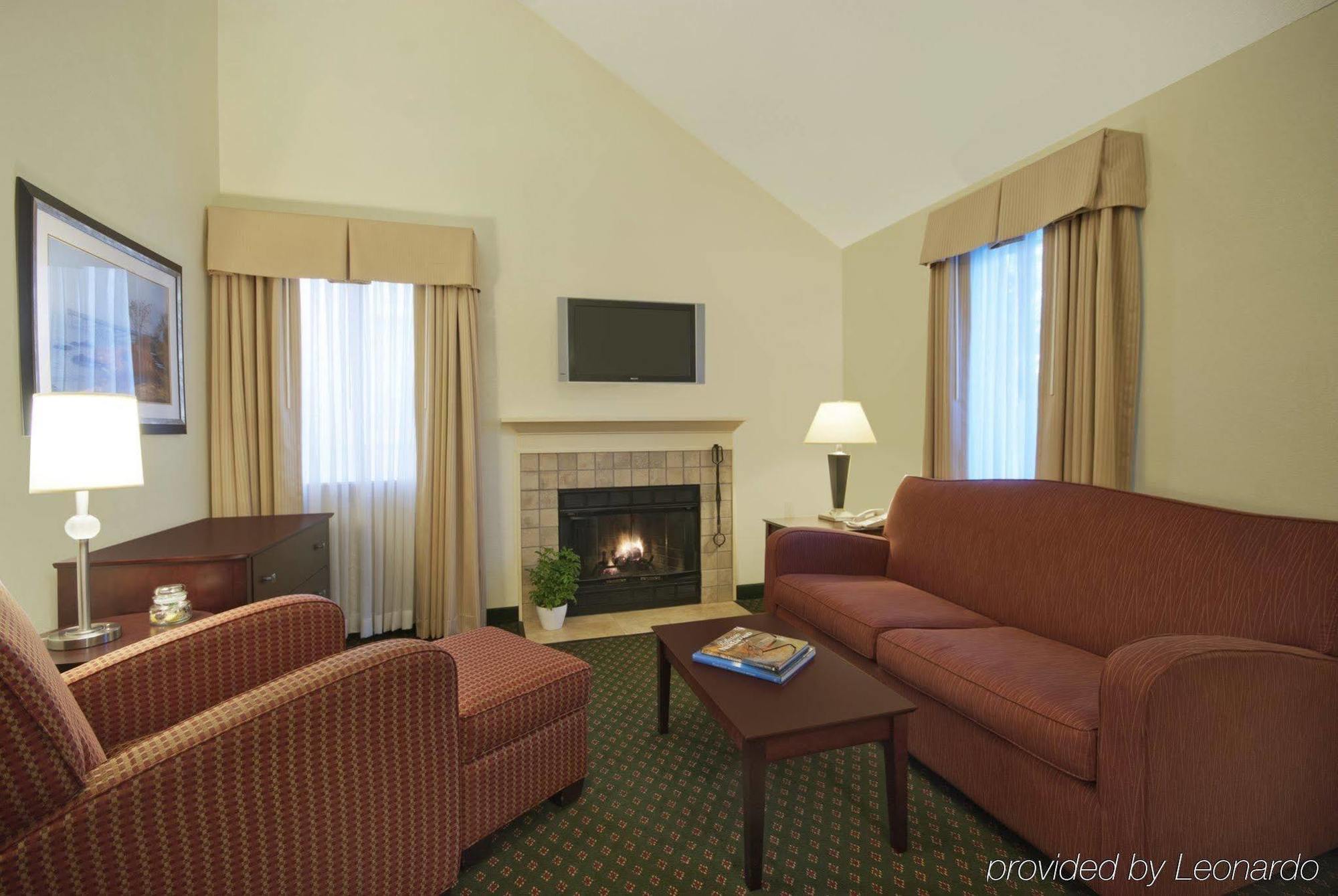 New Haven Village Suites Room photo
